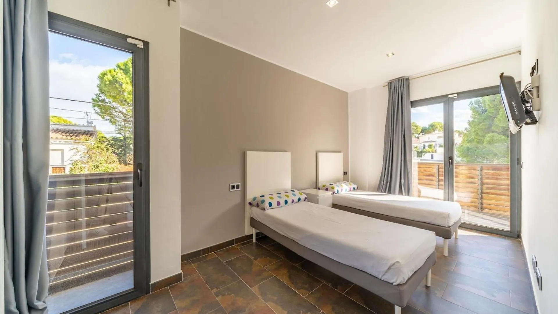 Cozy Villa With Communal Pool L' Escala 0*,  Spanien